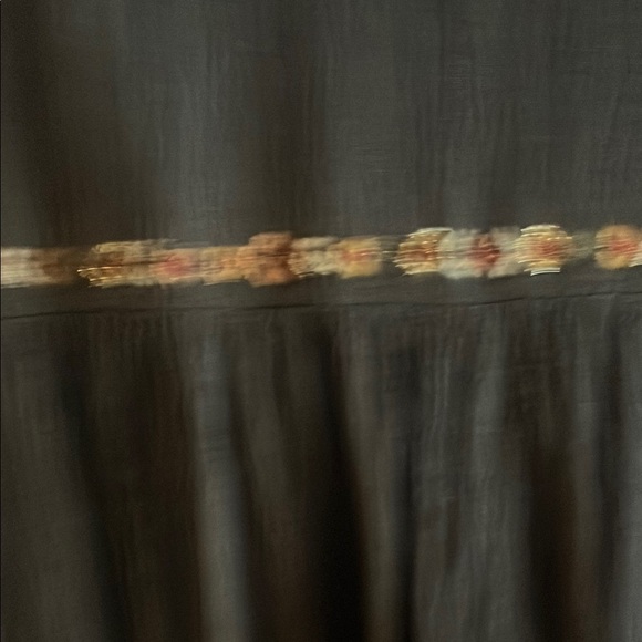 #28 American Eagle Boho Top Floral Embroidered Grey with Bell sleeves Sz M - Picture 8 of 13